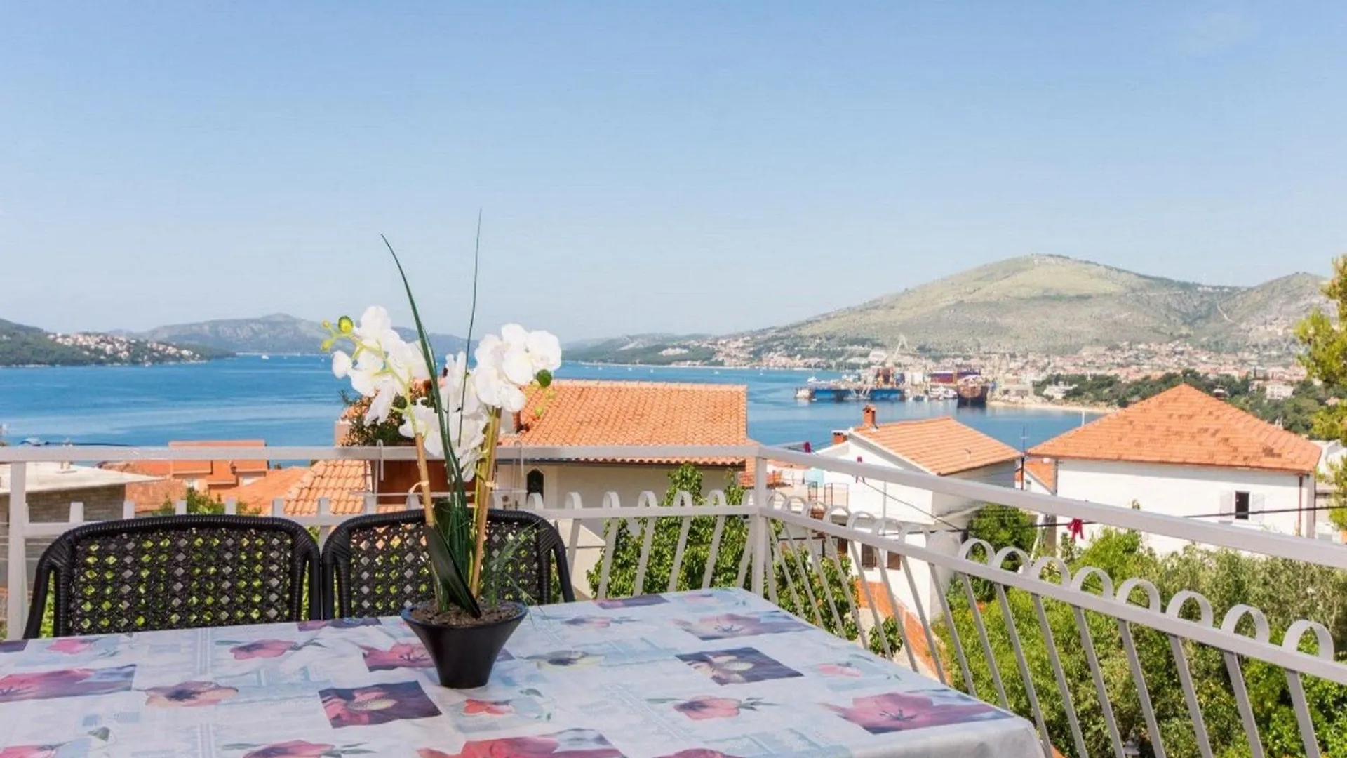 Villa Stil - One Bedroom Apartment With Balcony And Sea View 102 Trogir